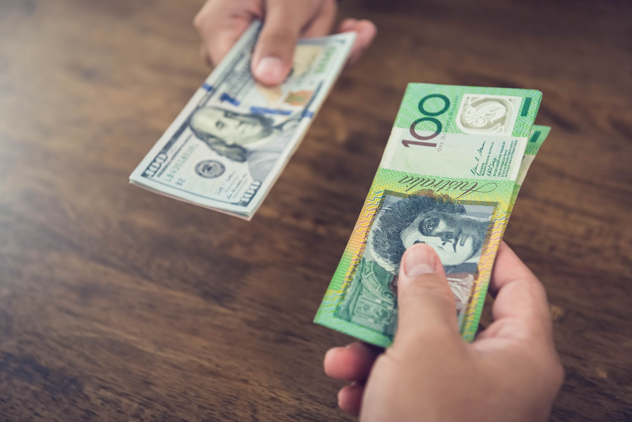 Trucos para cambiar de divisas en Latinoamérica y Estados Unidos sin dolores de cabeza