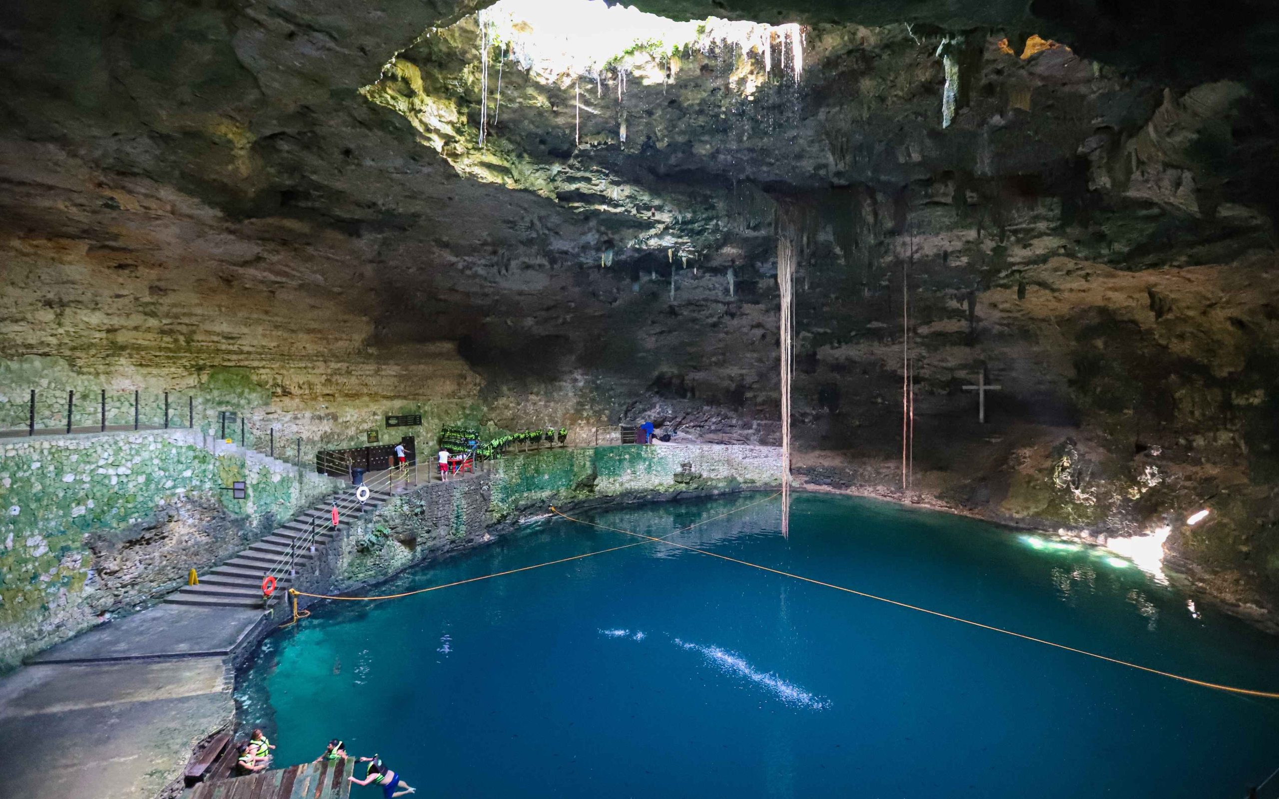 cenotes en cancún