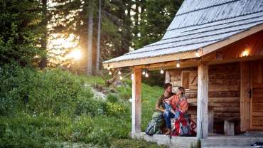 Pareja en una cabaña sur de Chile