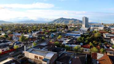 Ciudad rodeada de montañas ubicada en Chile