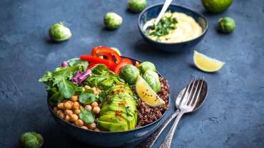 Tazón con ensalada saludable