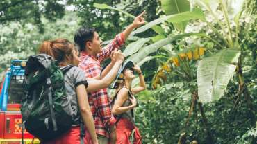 Grupo de amigos en la naturaleza